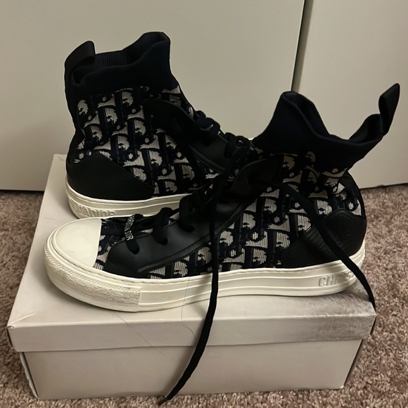 Authentic Christian Dior sneakers barely worn women’s size 39 minor scuffs - Picture 4 of 4